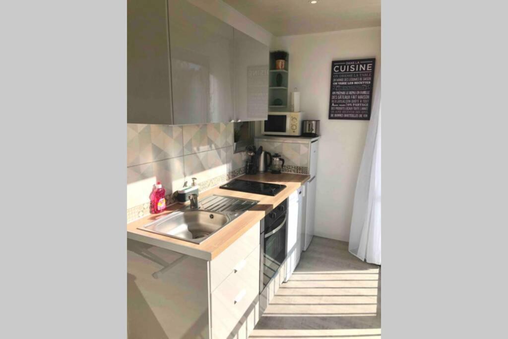 Grand Studio Cabine 30 M² Centre Ville, Refait A Neuf Pour Vous ! Climatise La Grande-Motte Kültér fotó
