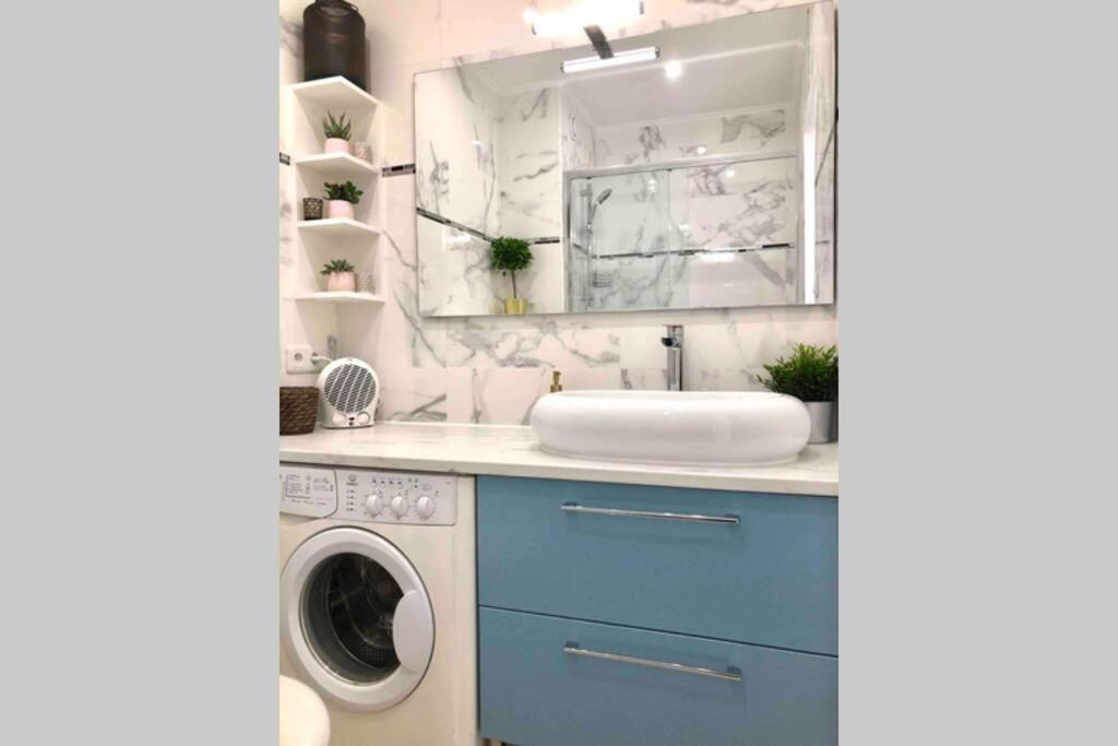 Grand Studio Cabine 30 M² Centre Ville, Refait A Neuf Pour Vous ! Climatise La Grande-Motte Kültér fotó